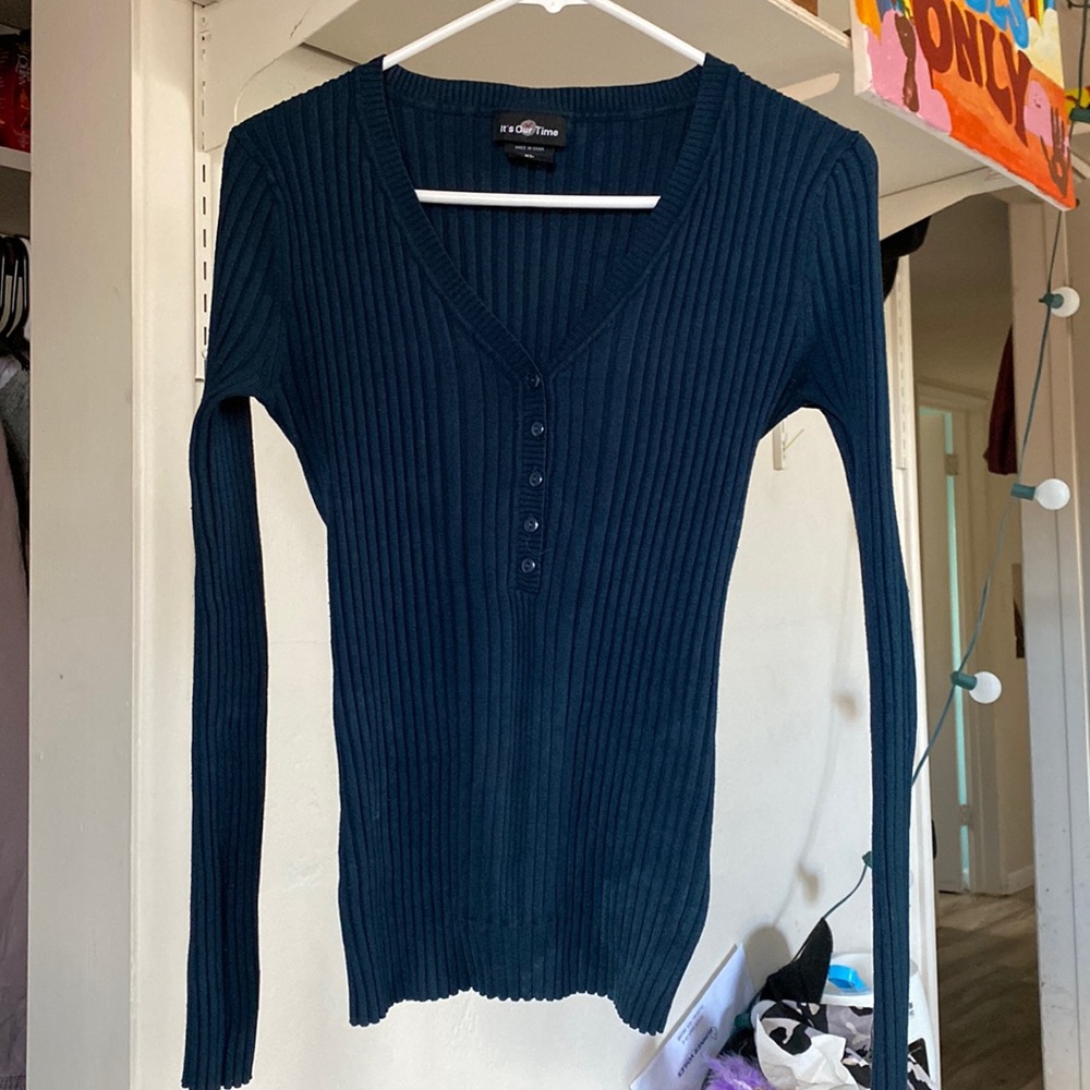 X-Large ribbed vneck sweater. Beautiful dark teal